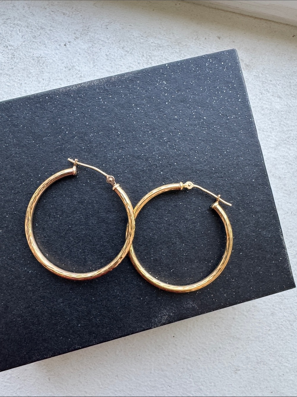 10kt solid Gold Textured Hoop Earrings - Classic Women Jewelry
